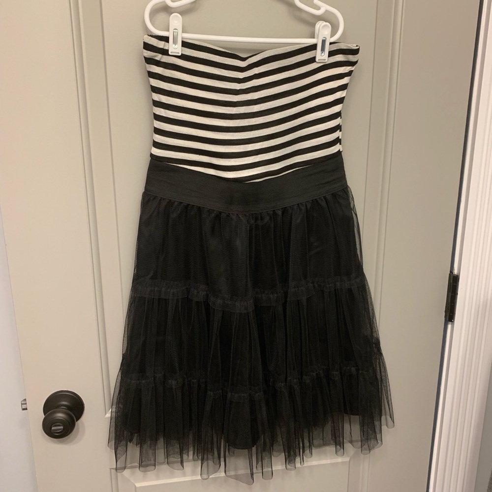 Black and white tutu like strapless dress size S